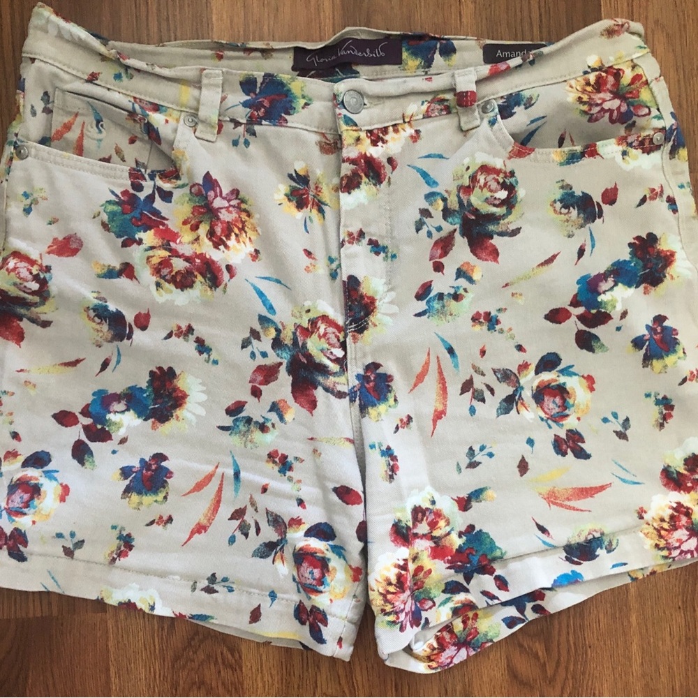 Gloria Vanderbilt Women’s Amanda Floral Shorts Size 14